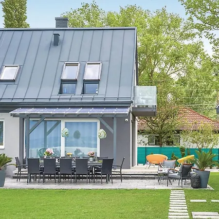Three-bedroom Holiday In Nyaraló