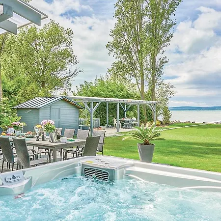 Nyaraló Three-bedroom Holiday In Balatonszárszó