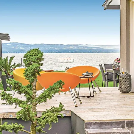 Three-bedroom Holiday In Nyaraló Balatonszárszó