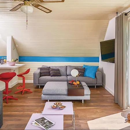 Nyaraló Three-bedroom Holiday In *